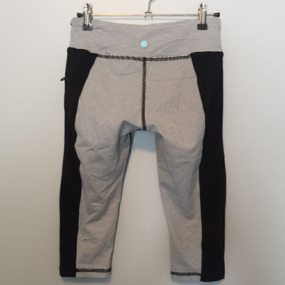 Caelum workout capris. - Picture 2 of 7